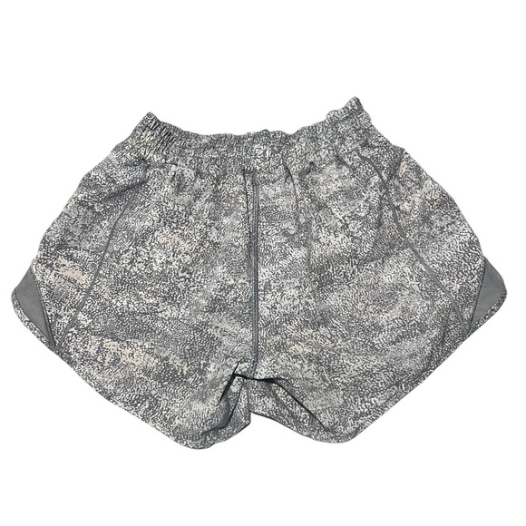 LULULEMON | Hotty Hot Short *2.5"
Frozen Vista Alpine White Multi / Arctic Grey - Picture 6 of 11